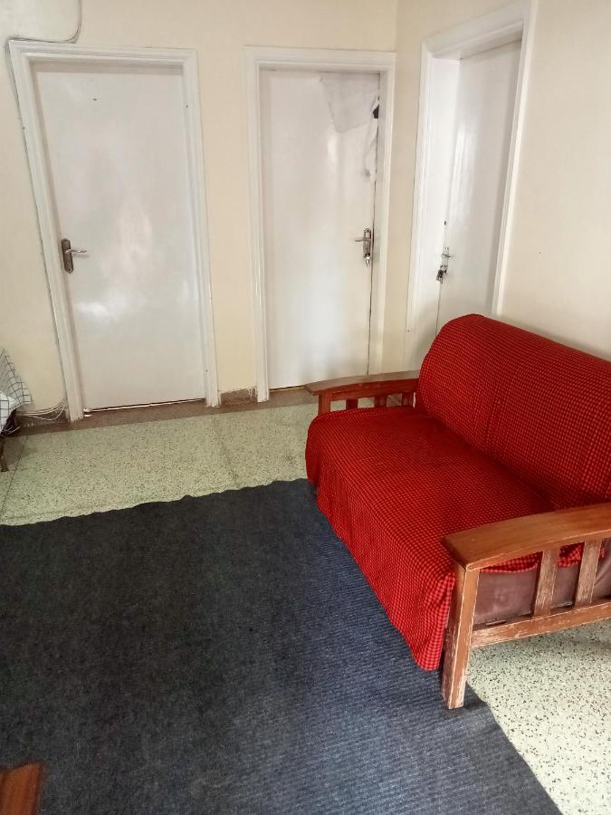 Pinkroses Gardens Hostel Найроби Экстерьер фото