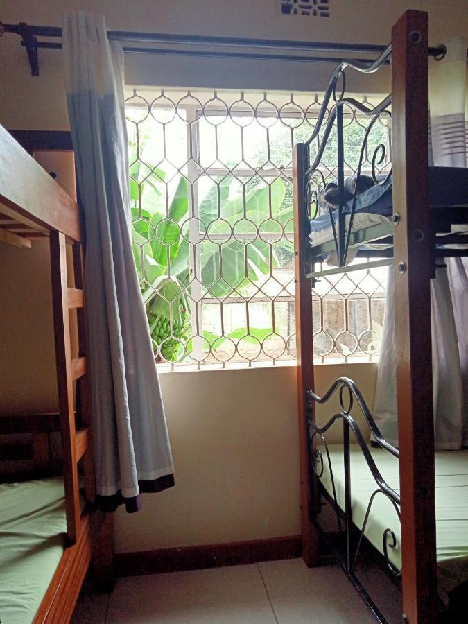 Pinkroses Gardens Hostel Найроби Экстерьер фото