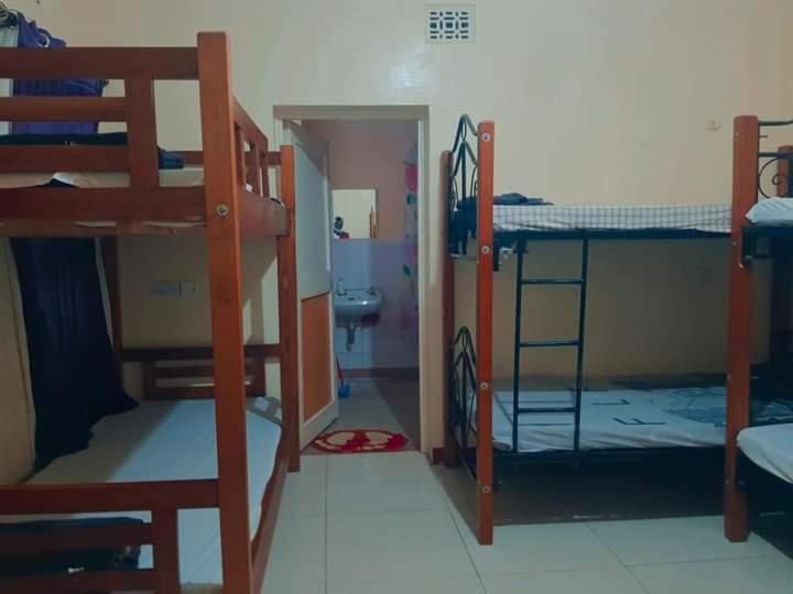 Pinkroses Gardens Hostel Найроби Экстерьер фото
