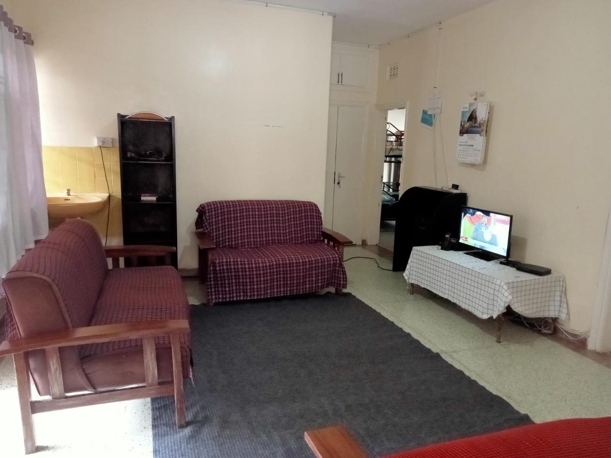 Pinkroses Gardens Hostel Найроби Экстерьер фото