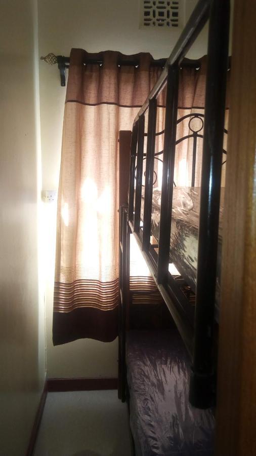 Pinkroses Gardens Hostel Найроби Экстерьер фото
